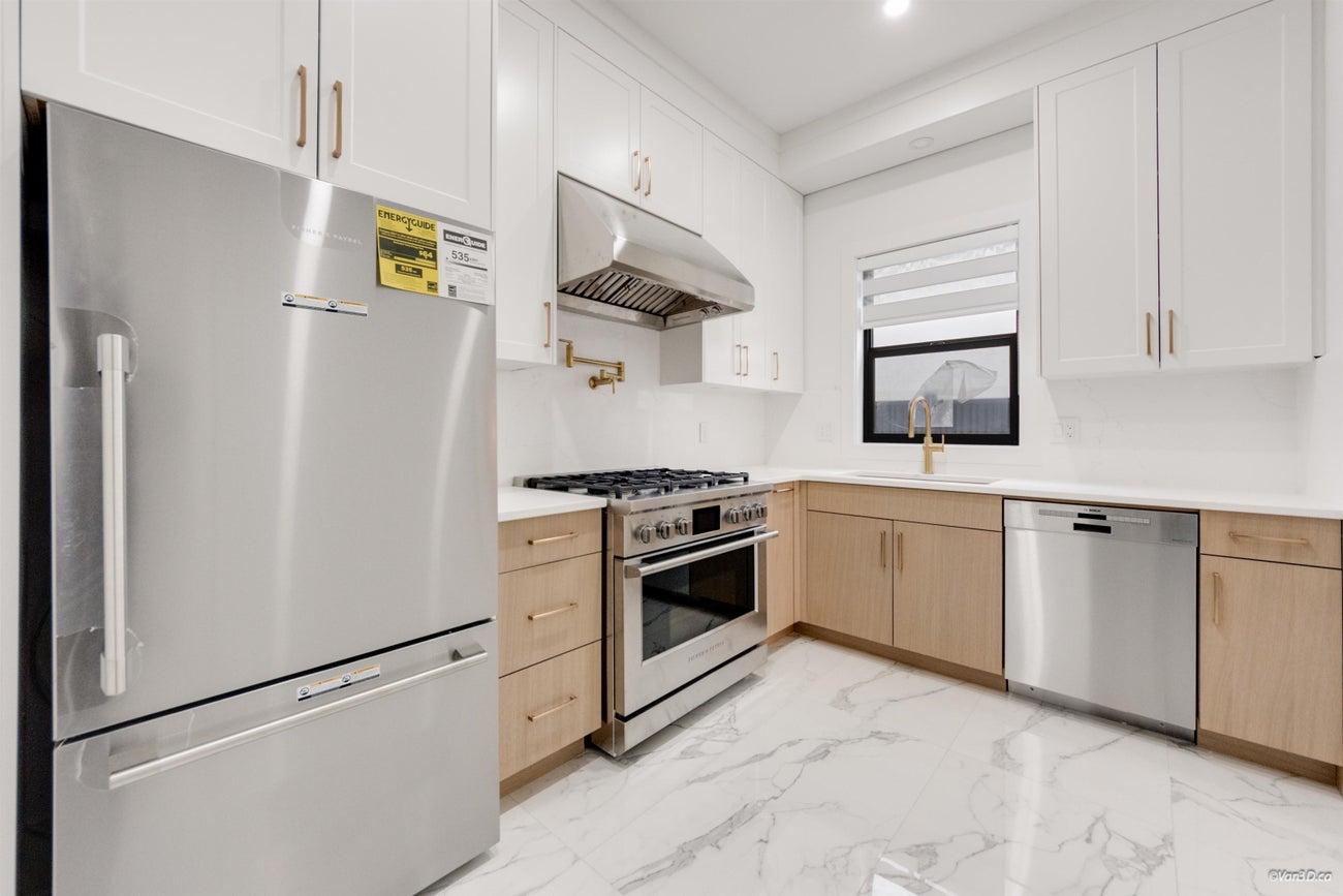 823 Cornell Avenue - Coquitlam West Single Family Residence for Sale, 8 Bedrooms (R3166636)# - 9 823 Cornell Avenue - Coquitlam West Single Family Residence for Sale, 8 Bedrooms (R3166636)# - 9