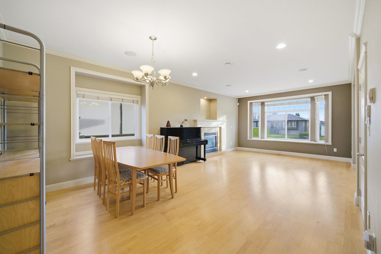 6549 Dunnedin Street - Sperling-Duthie Single Family Residence for Sale, 6 Bedrooms (R3167841)# - 8 6549 Dunnedin Street - Sperling-Duthie Single Family Residence for Sale, 6 Bedrooms (R3167841)# - 8