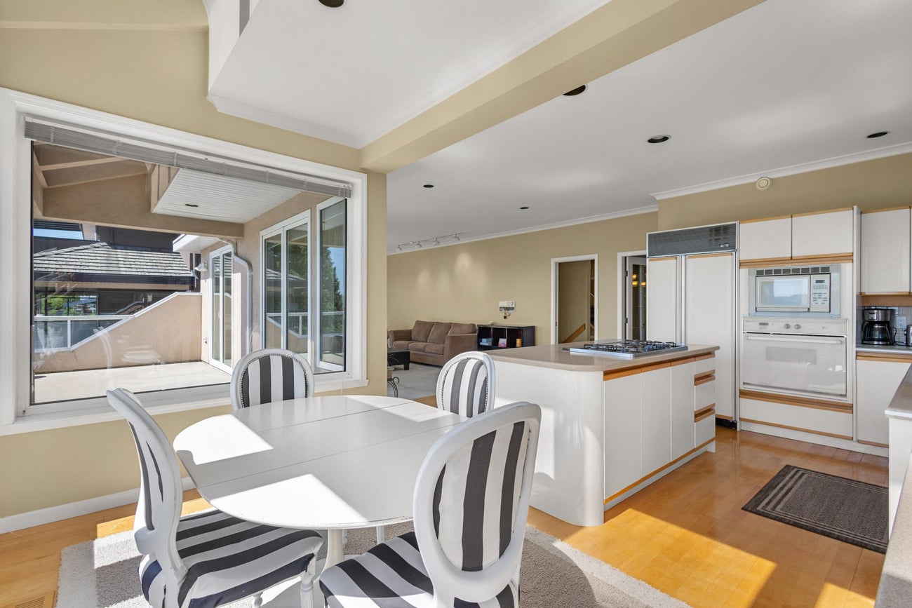 2249 Sicamous Avenue - Coquitlam East Single Family Residence for Sale, 8 Bedrooms (R3168824)# - 11