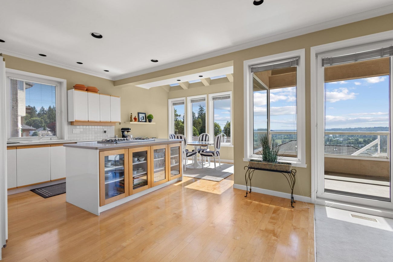 2249 Sicamous Avenue - Coquitlam East Single Family Residence for Sale, 8 Bedrooms (R3168824)# - 12