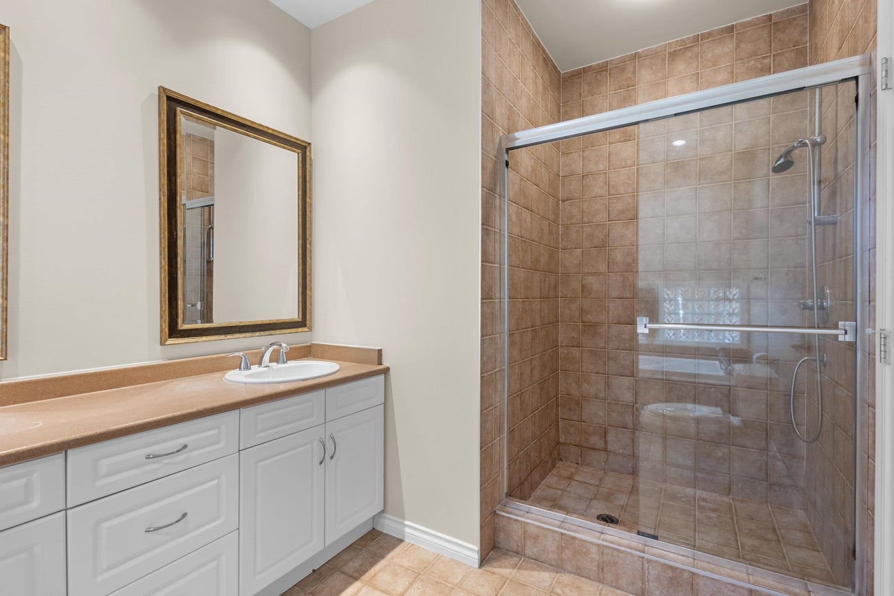2249 Sicamous Avenue - Coquitlam East Single Family Residence for Sale, 8 Bedrooms (R3168824)# - 32