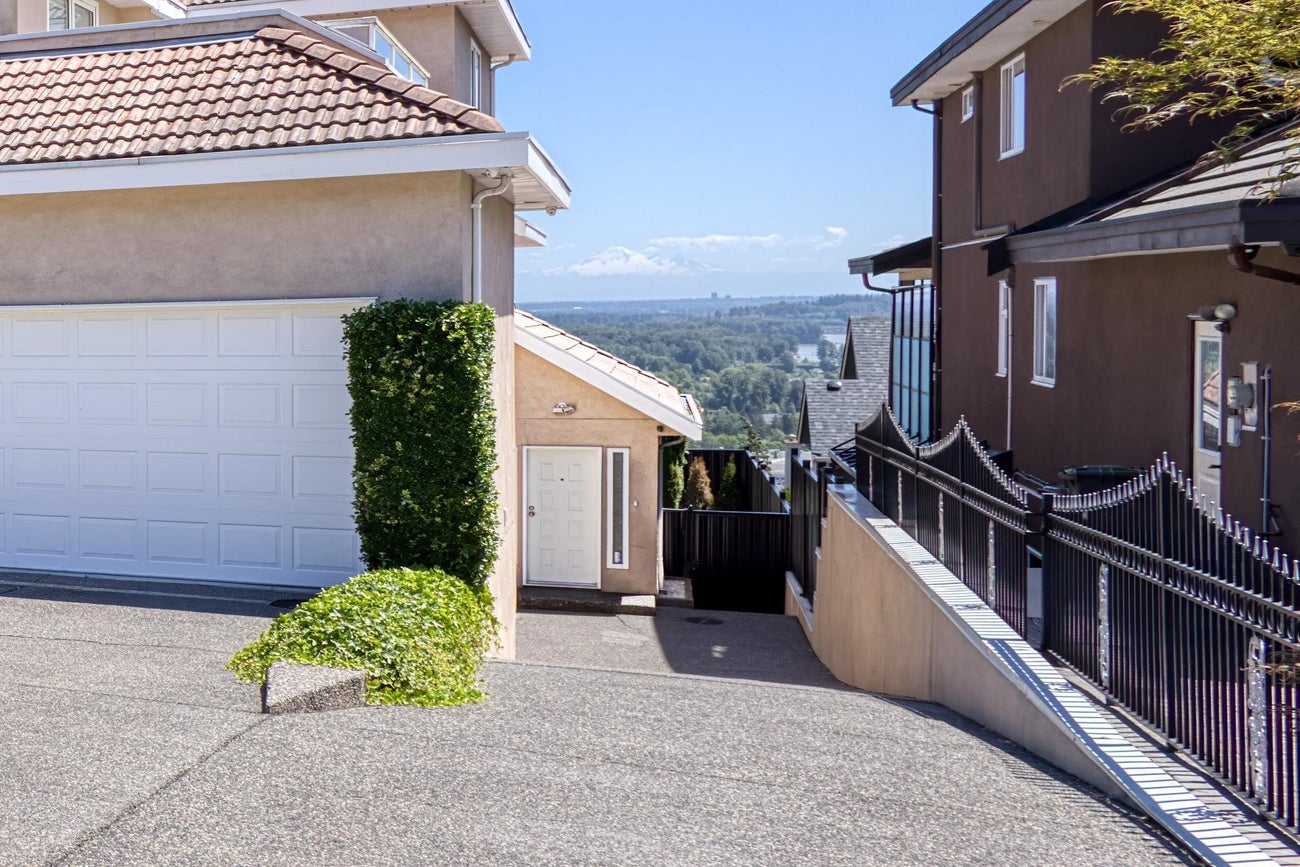 2249 Sicamous Avenue - Coquitlam East Single Family Residence for Sale, 8 Bedrooms (R3168824)# - 39