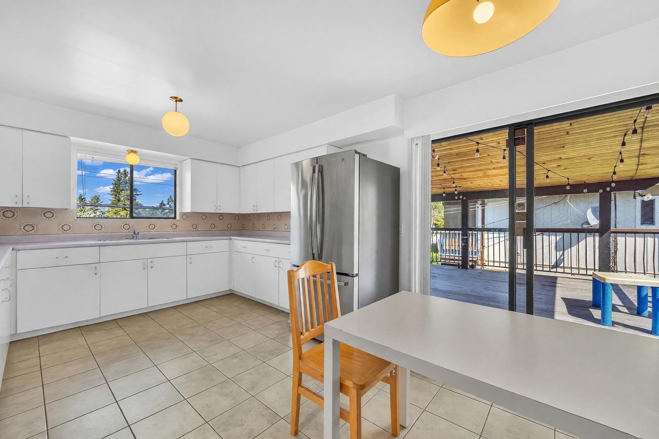 970 Duthie Avenue - Simon Fraser Univer. Single Family Residence for Sale, 7 Bedrooms (R3169074)# - 3