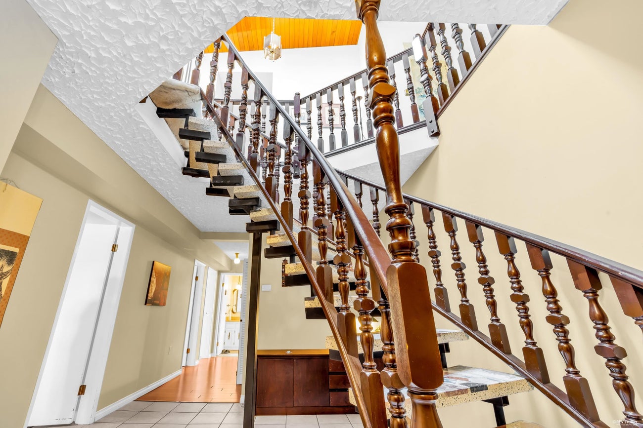 970 Duthie Avenue - Simon Fraser Univer. Single Family Residence for Sale, 7 Bedrooms (R3169074)# - 6