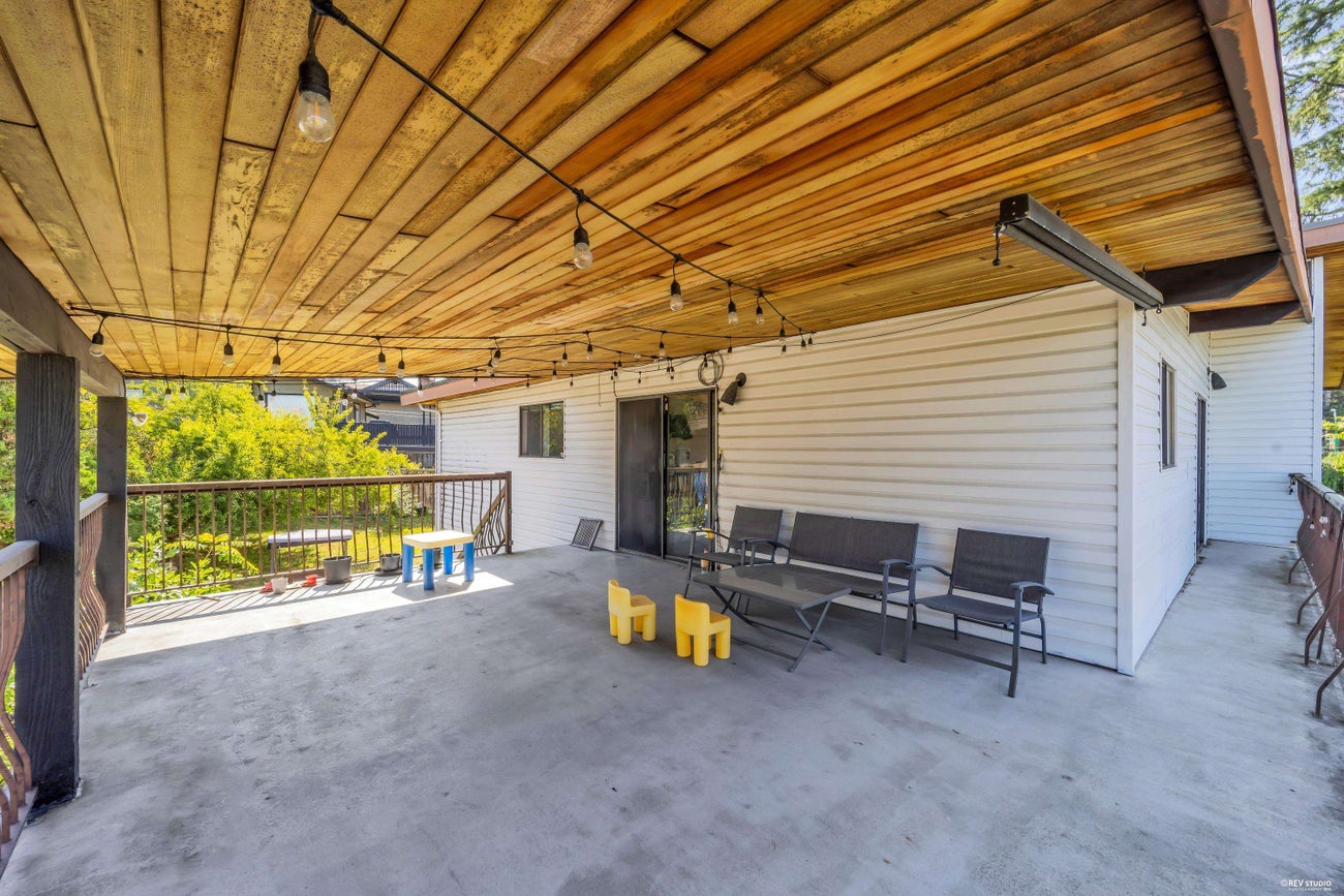 970 Duthie Avenue - Simon Fraser Univer. Single Family Residence for Sale, 7 Bedrooms (R3169074)# - 7