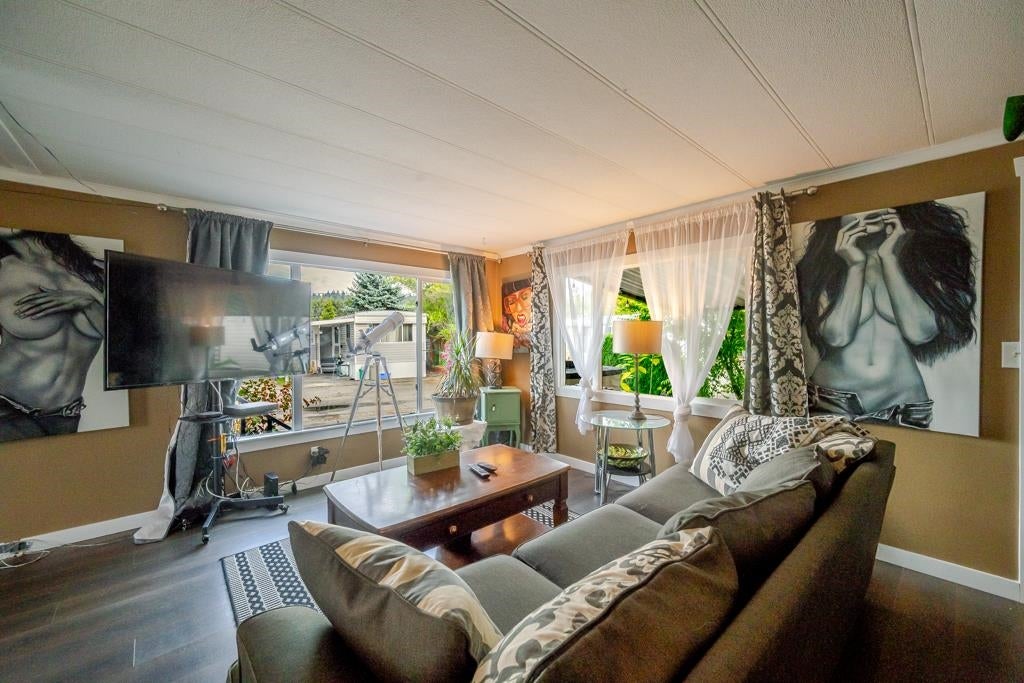 305 - 201 Cayer Street - Maillardville Manufactured Home for Sale, 2 Bedrooms (R3169781)# - 4
