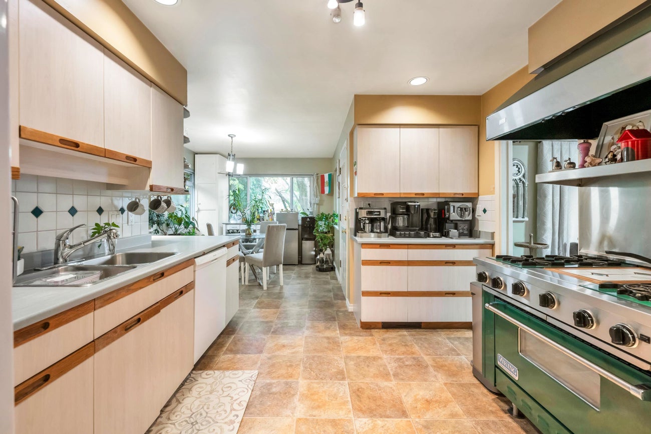 1605 Cornell Avenue - Central Coquitlam Single Family Residence for Sale, 5 Bedrooms (R3170652)# - 14