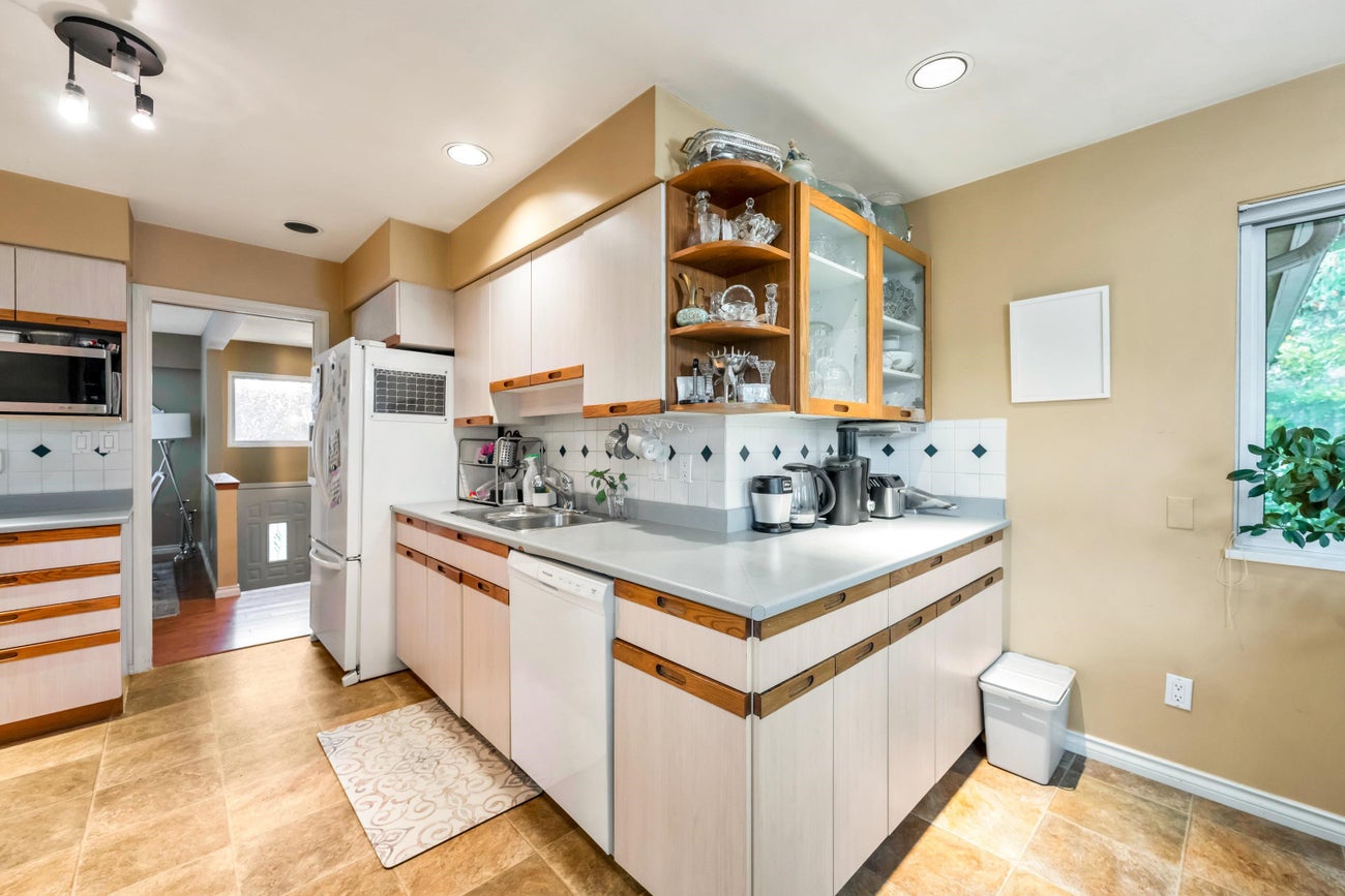 1605 Cornell Avenue - Central Coquitlam Single Family Residence for Sale, 5 Bedrooms (R3170652)# - 16