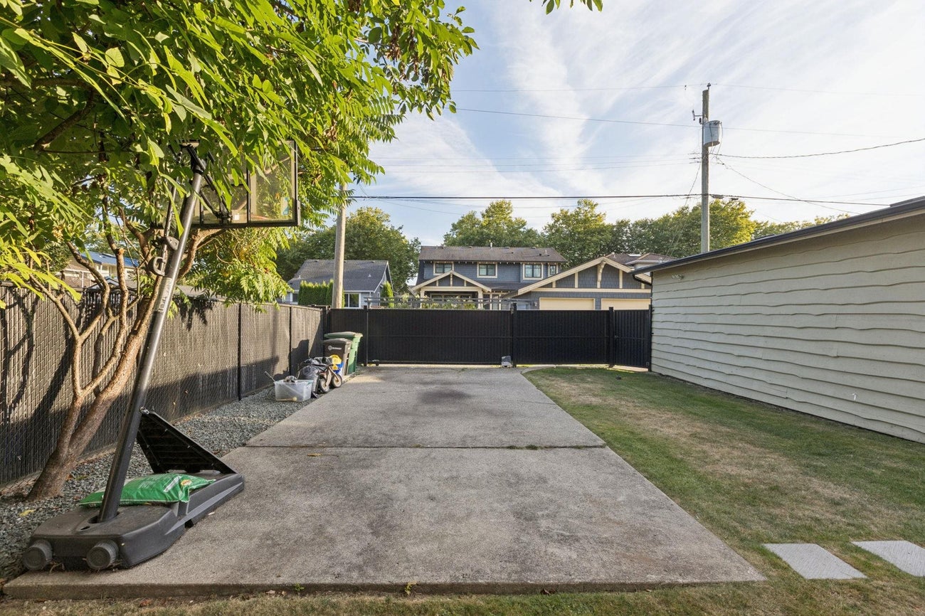 3964 Dundas Street - Vancouver Heights Single Family Residence for Sale, 4 Bedrooms (R3170892)# - 38