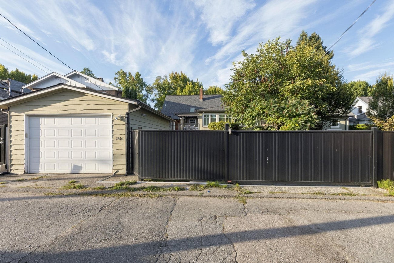 3964 Dundas Street - Vancouver Heights Single Family Residence for Sale, 4 Bedrooms (R3170892)# - 39