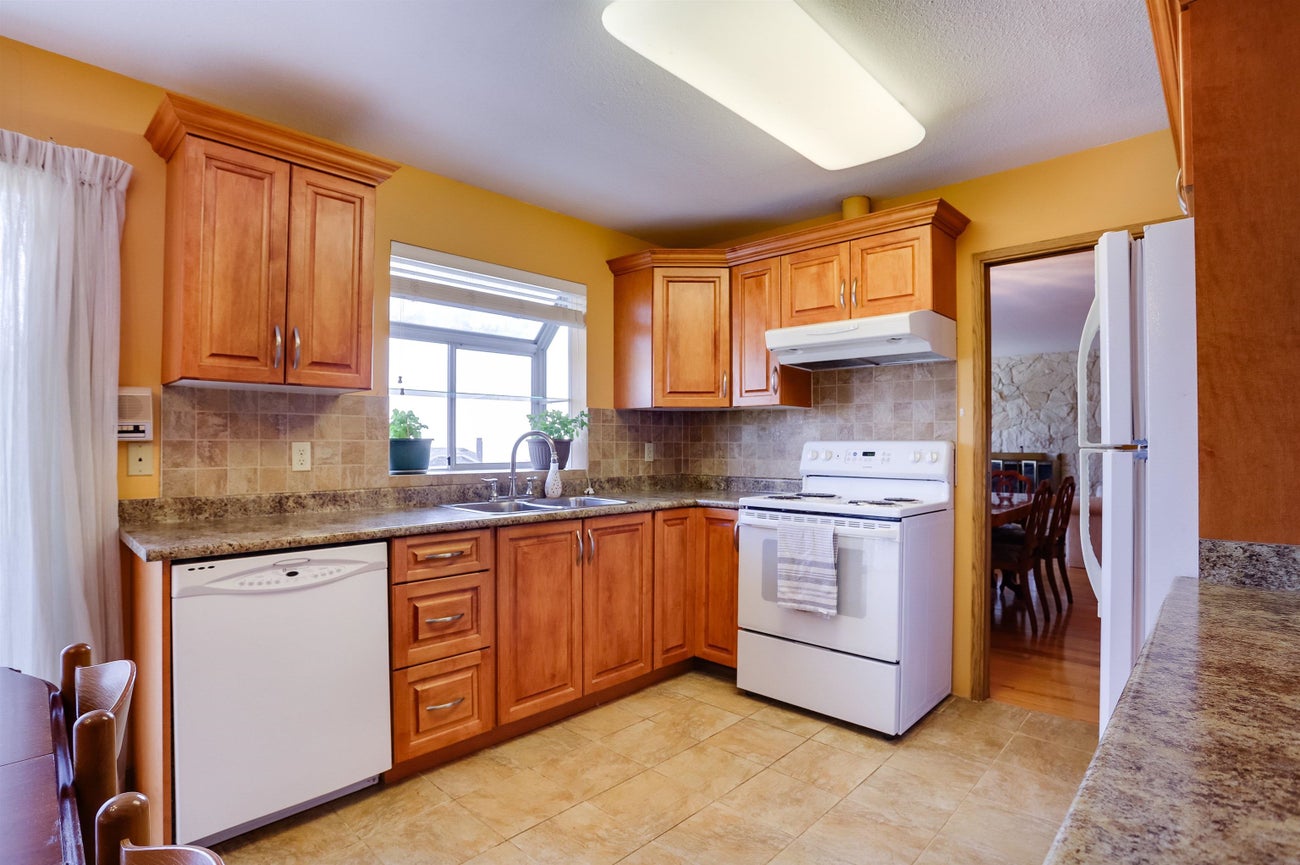 468 Cariboo Crescent - Coquitlam East Single Family Residence for Sale, 3 Bedrooms (R3174736)# - 15