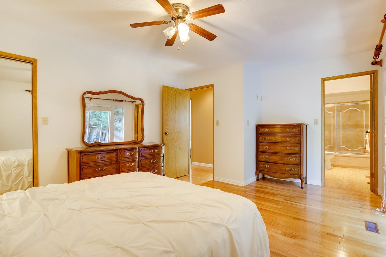 468 Cariboo Crescent - Coquitlam East Single Family Residence for Sale, 3 Bedrooms (R3174736)# - 17