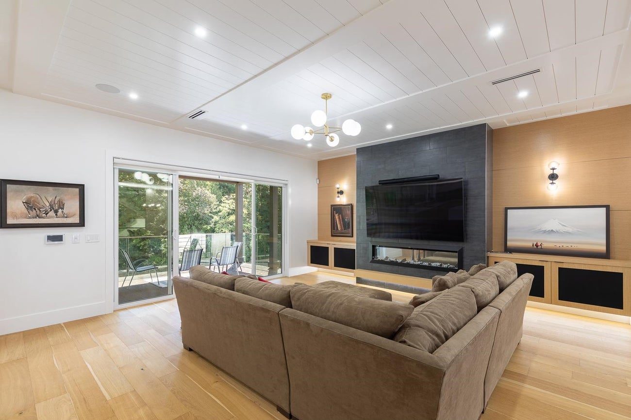307 Cutler Street - Central Coquitlam Single Family Residence for Sale, 8 Bedrooms (R3174800)# - 3