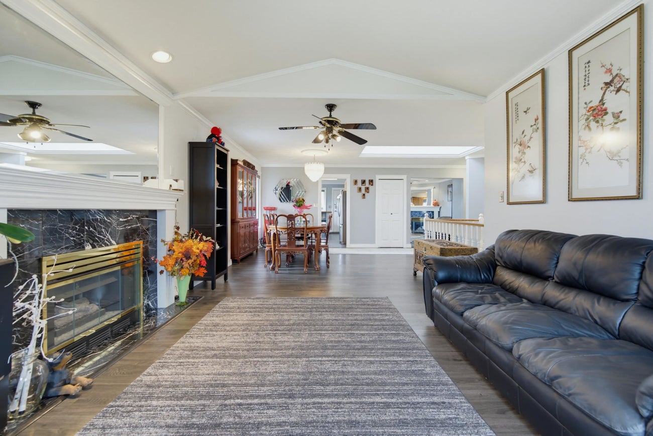 306 Marmont Street - Maillardville Single Family Residence for Sale, 8 Bedrooms (R3174821)# - 10
