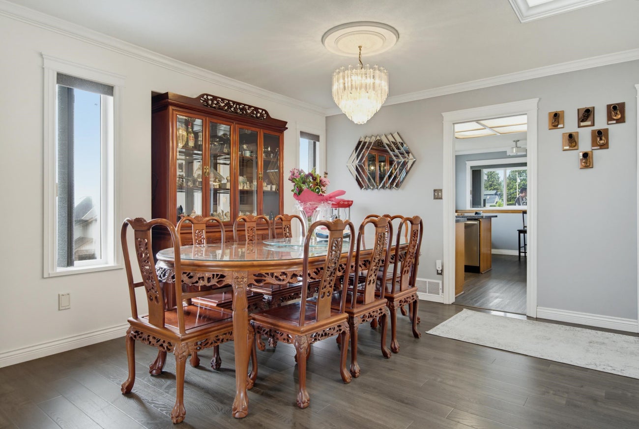 306 Marmont Street - Maillardville Single Family Residence for Sale, 8 Bedrooms (R3174821)# - 11
