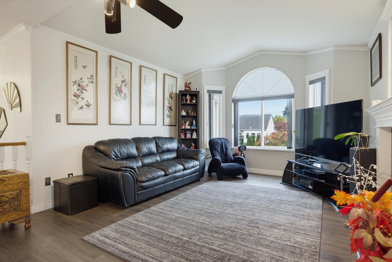306 Marmont Street - Maillardville Single Family Residence for Sale, 8 Bedrooms (R3174821)# - 9