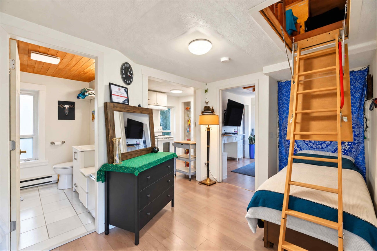 1004 Delestre Avenue - Maillardville Single Family Residence for Sale, 2 Bedrooms (R3174913)# - 13 1004 Delestre Avenue - Maillardville Single Family Residence for Sale, 2 Bedrooms (R3174913)# - 13