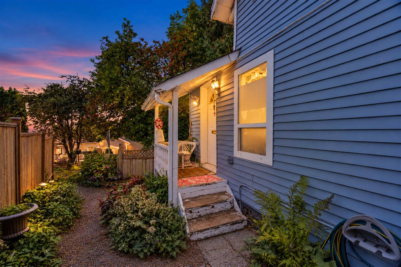 1004 Delestre Avenue - Maillardville Single Family Residence for Sale, 2 Bedrooms (R3174913)# - 32 1004 Delestre Avenue - Maillardville Single Family Residence for Sale, 2 Bedrooms (R3174913)# - 32