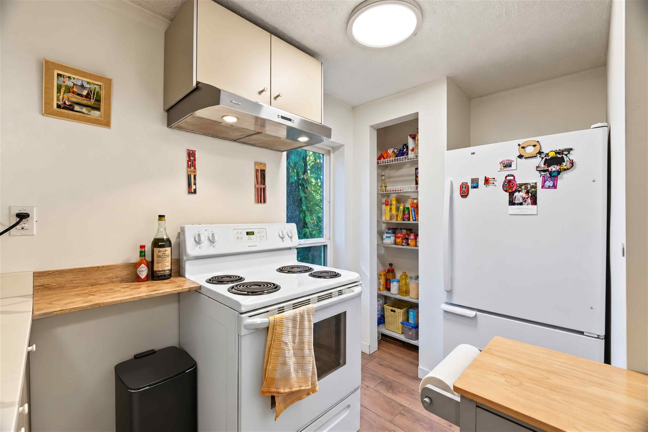 1004 Delestre Avenue - Maillardville Single Family Residence for Sale, 2 Bedrooms (R3174913)# - 5 1004 Delestre Avenue - Maillardville Single Family Residence for Sale, 2 Bedrooms (R3174913)# - 5