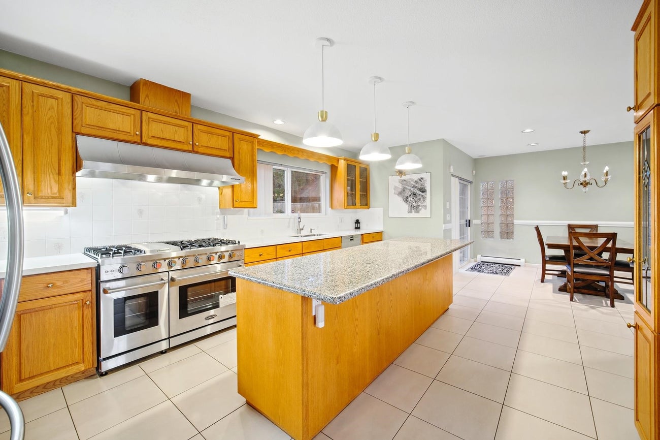 2260 Sicamous Avenue - Coquitlam East Single Family Residence for Sale, 6 Bedrooms (R3175732)# - 10