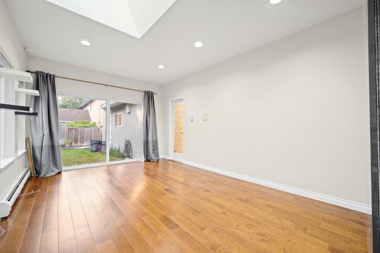 2260 Sicamous Avenue - Coquitlam East Single Family Residence for Sale, 6 Bedrooms (R3175732)# - 13