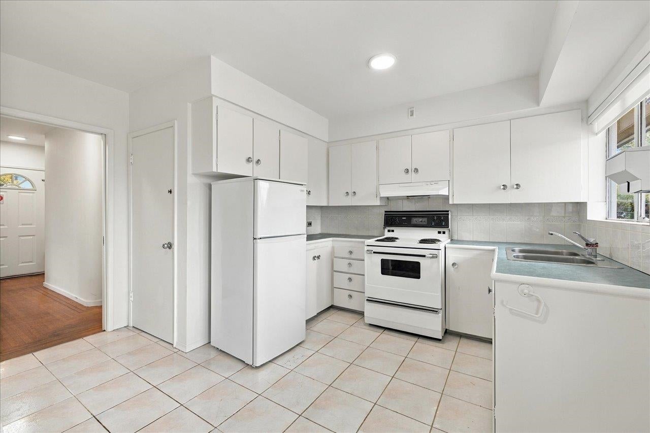 4656 Brentlawn Drive - Brentwood Park Single Family Residence for Sale, 5 Bedrooms (R3175845)# - 13 4656 Brentlawn Drive - Brentwood Park Single Family Residence for Sale, 5 Bedrooms (R3175845)# - 13
