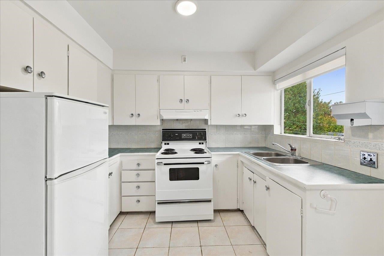 4656 Brentlawn Drive - Brentwood Park Single Family Residence for Sale, 5 Bedrooms (R3175845)# - 15 4656 Brentlawn Drive - Brentwood Park Single Family Residence for Sale, 5 Bedrooms (R3175845)# - 15