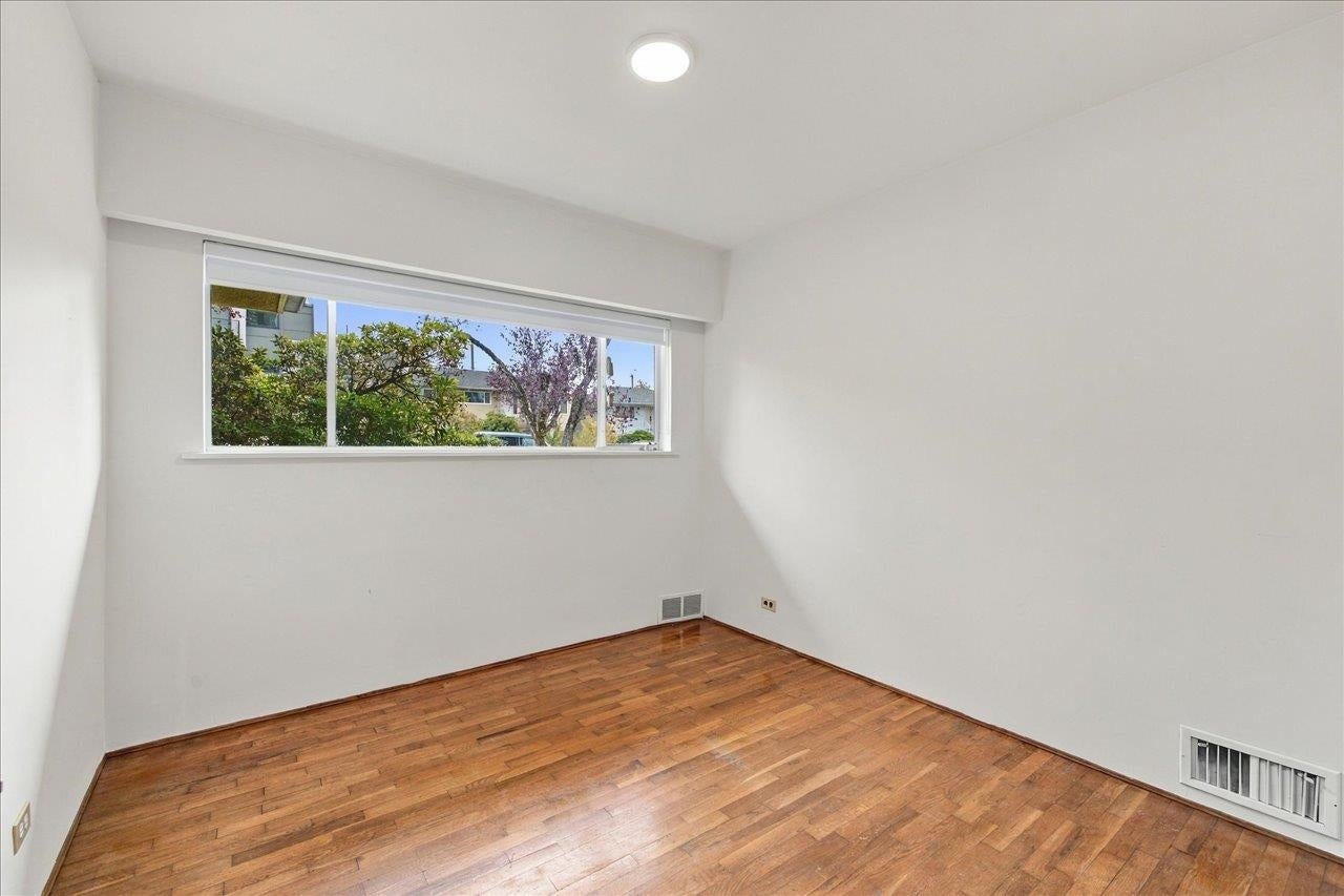 4656 Brentlawn Drive - Brentwood Park Single Family Residence for Sale, 5 Bedrooms (R3175845)# - 24 4656 Brentlawn Drive - Brentwood Park Single Family Residence for Sale, 5 Bedrooms (R3175845)# - 24
