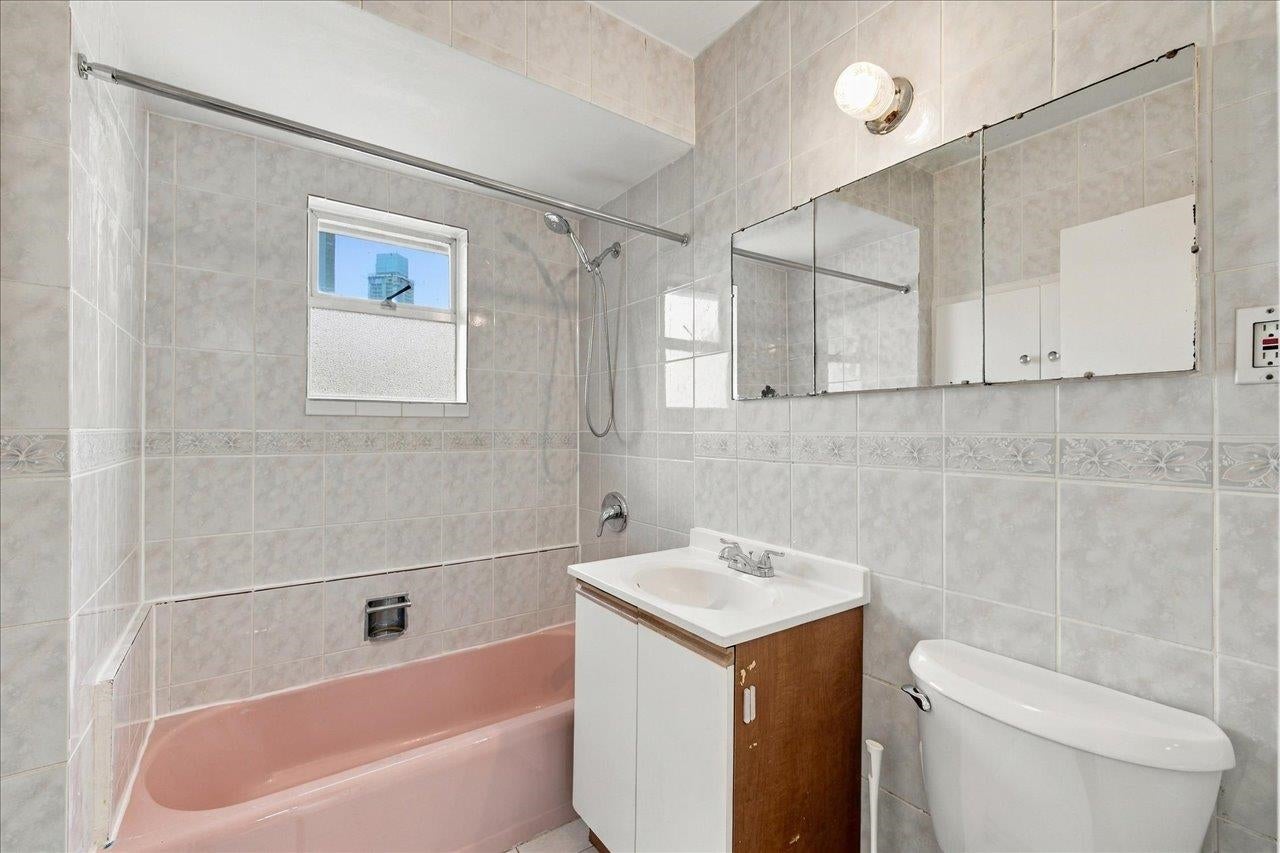 4656 Brentlawn Drive - Brentwood Park Single Family Residence for Sale, 5 Bedrooms (R3175845)# - 26 4656 Brentlawn Drive - Brentwood Park Single Family Residence for Sale, 5 Bedrooms (R3175845)# - 26