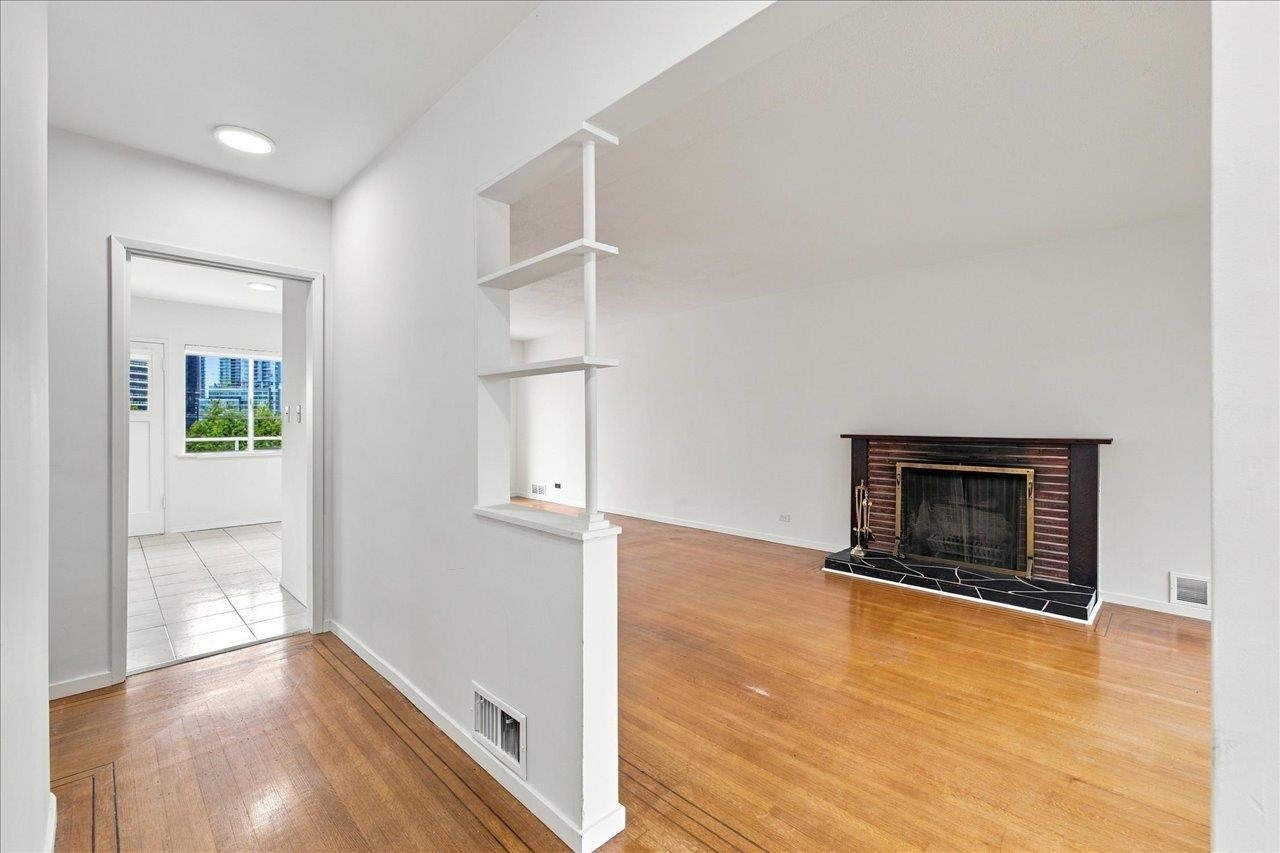 4656 Brentlawn Drive - Brentwood Park Single Family Residence for Sale, 5 Bedrooms (R3175845)# - 4 4656 Brentlawn Drive - Brentwood Park Single Family Residence for Sale, 5 Bedrooms (R3175845)# - 4