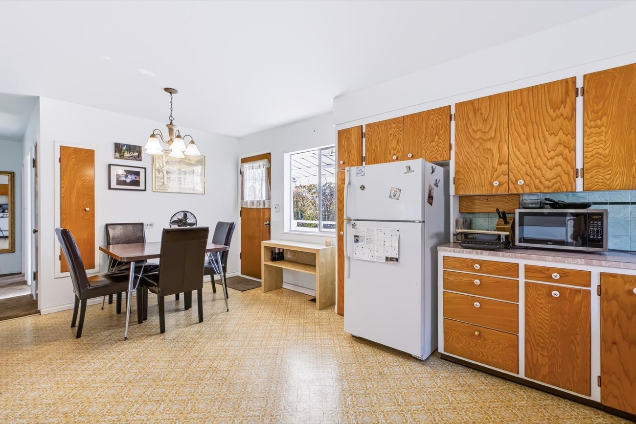 205 Nelson Street - Maillardville Single Family Residence for Sale, 3 Bedrooms (R3176095)# - 12
