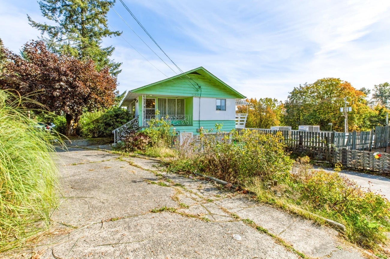 205 Nelson Street - Maillardville Single Family Residence for Sale, 3 Bedrooms (R3176095)# - 2