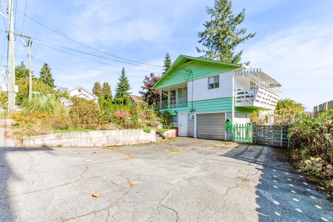205 Nelson Street - Maillardville Single Family Residence for Sale, 3 Bedrooms (R3176095)# - 3