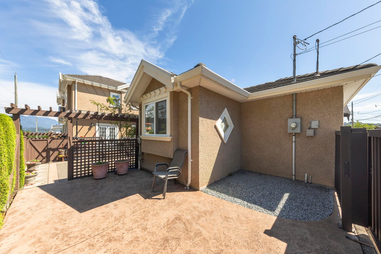 120 Rosser Avenue - Vancouver Heights Single Family Residence for Sale, 4 Bedrooms (R3176306)# - 32