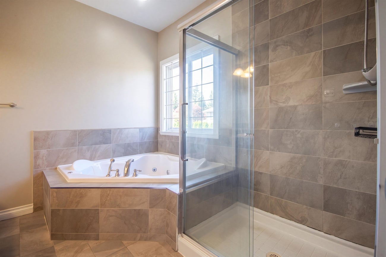 213 Bernatchey Street - Coquitlam West Single Family Residence for Sale, 7 Bedrooms (R3176352)# - 28 213 Bernatchey Street - Coquitlam West Single Family Residence for Sale, 7 Bedrooms (R3176352)# - 28
