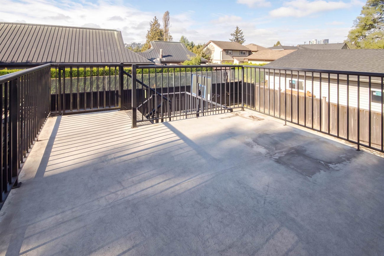 213 Bernatchey Street - Coquitlam West Single Family Residence for Sale, 7 Bedrooms (R3176352)# - 33 213 Bernatchey Street - Coquitlam West Single Family Residence for Sale, 7 Bedrooms (R3176352)# - 33