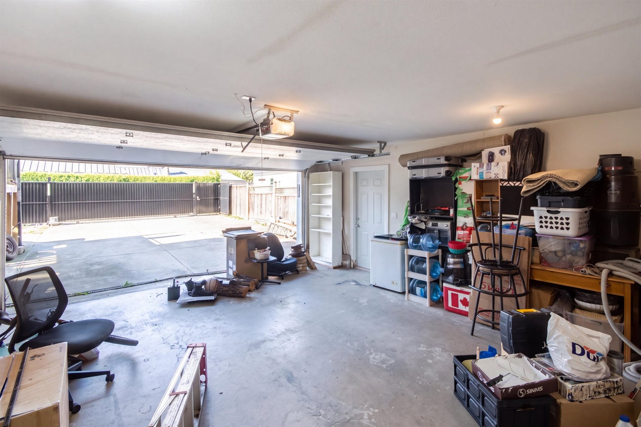 213 Bernatchey Street - Coquitlam West Single Family Residence for Sale, 7 Bedrooms (R3176352)# - 34 213 Bernatchey Street - Coquitlam West Single Family Residence for Sale, 7 Bedrooms (R3176352)# - 34