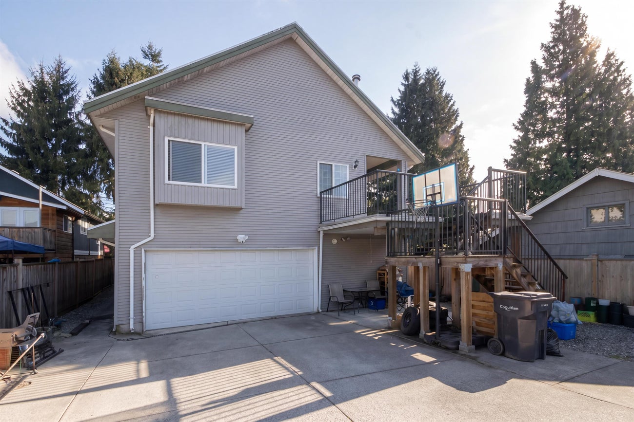 213 Bernatchey Street - Coquitlam West Single Family Residence for Sale, 7 Bedrooms (R3176352)# - 35 213 Bernatchey Street - Coquitlam West Single Family Residence for Sale, 7 Bedrooms (R3176352)# - 35
