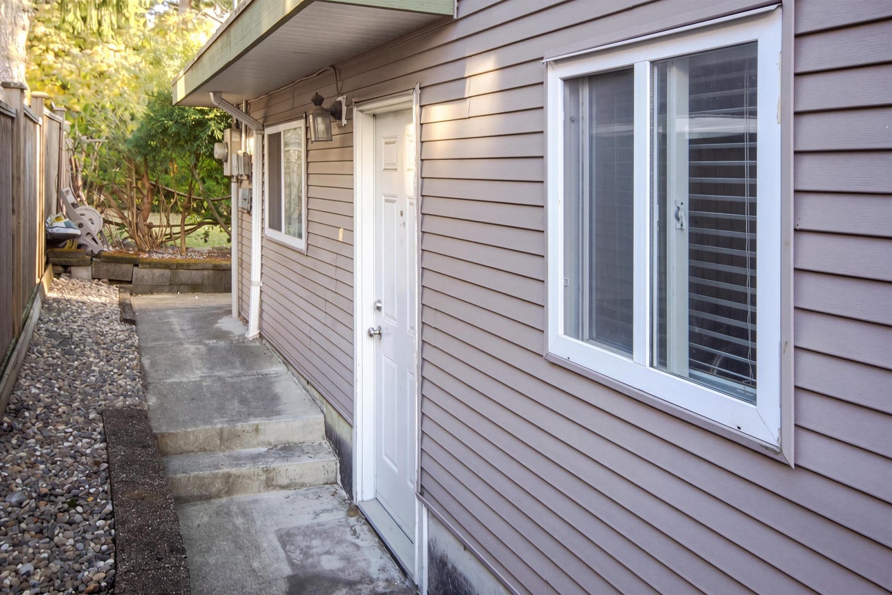 213 Bernatchey Street - Coquitlam West Single Family Residence for Sale, 7 Bedrooms (R3176352)# - 38 213 Bernatchey Street - Coquitlam West Single Family Residence for Sale, 7 Bedrooms (R3176352)# - 38