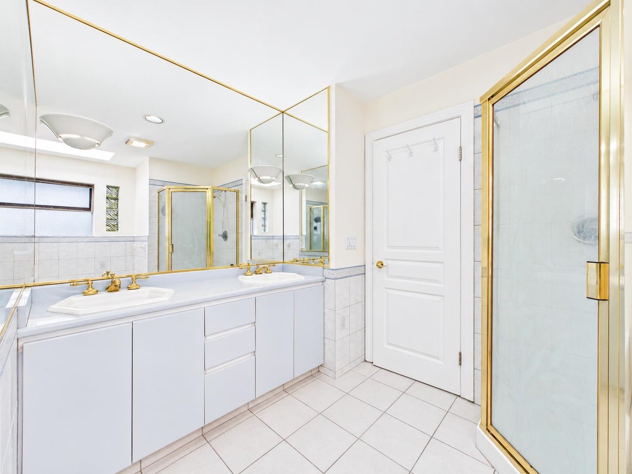 825 Everett Crescent - Sperling-Duthie Single Family Residence for Sale, 9 Bedrooms (R3176713)# - 19 825 Everett Crescent - Sperling-Duthie Single Family Residence for Sale, 9 Bedrooms (R3176713)# - 19