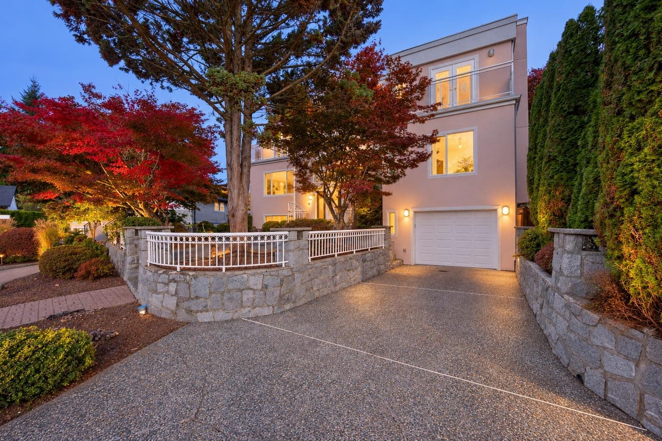 825 Everett Crescent - Sperling-Duthie Single Family Residence for Sale, 9 Bedrooms (R3176713)# - 2 825 Everett Crescent - Sperling-Duthie Single Family Residence for Sale, 9 Bedrooms (R3176713)# - 2