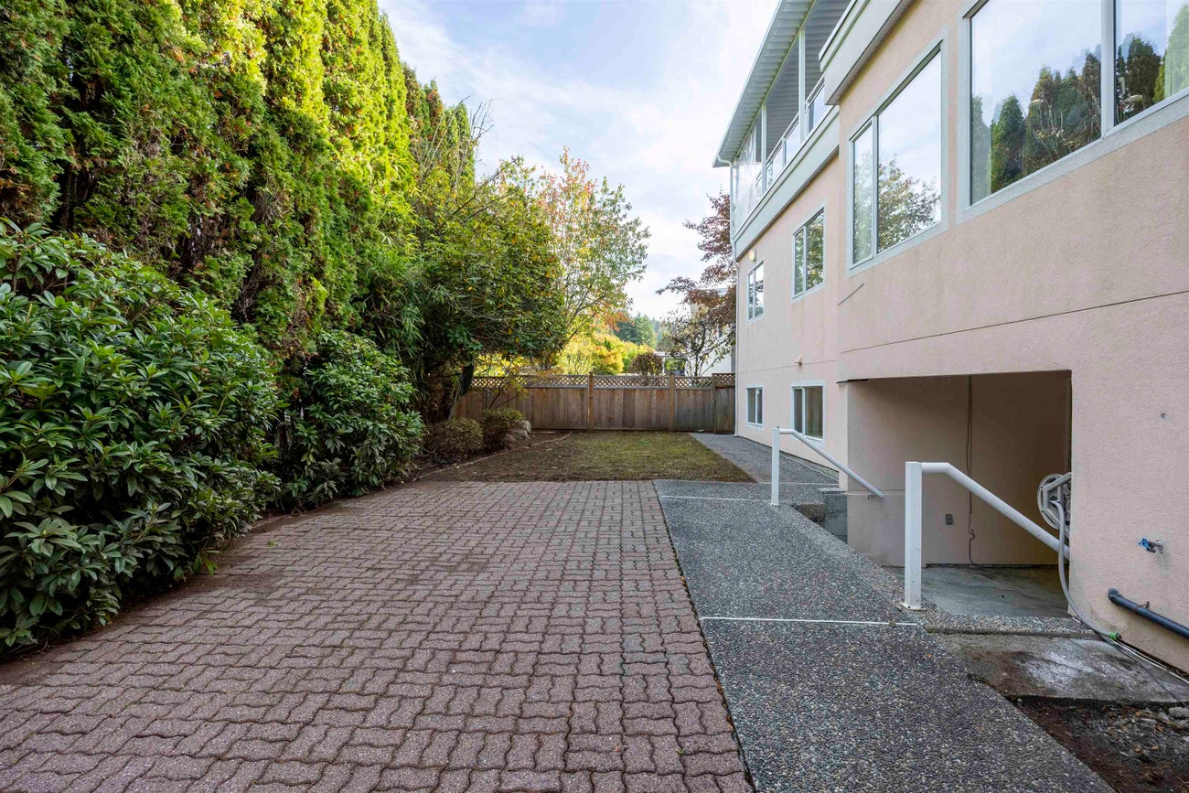 825 Everett Crescent - Sperling-Duthie Single Family Residence for Sale, 9 Bedrooms (R3176713)# - 32 825 Everett Crescent - Sperling-Duthie Single Family Residence for Sale, 9 Bedrooms (R3176713)# - 32