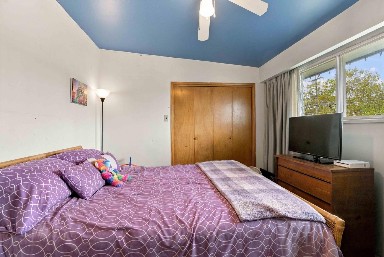 747 Poirier Street - Central Coquitlam Single Family Residence for Sale, 3 Bedrooms (R3179661)# - 13