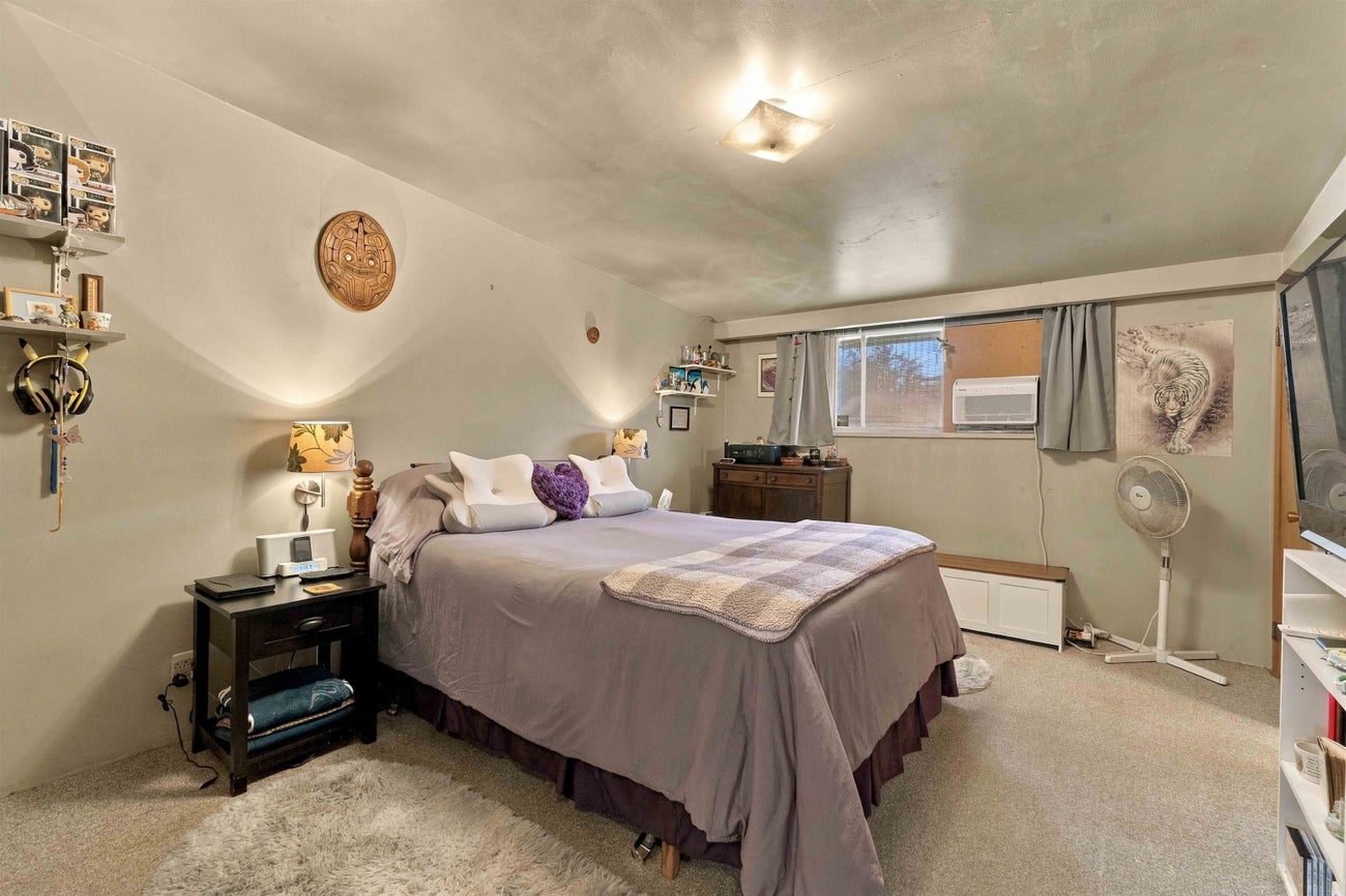 747 Poirier Street - Central Coquitlam Single Family Residence for Sale, 3 Bedrooms (R3179661)# - 19