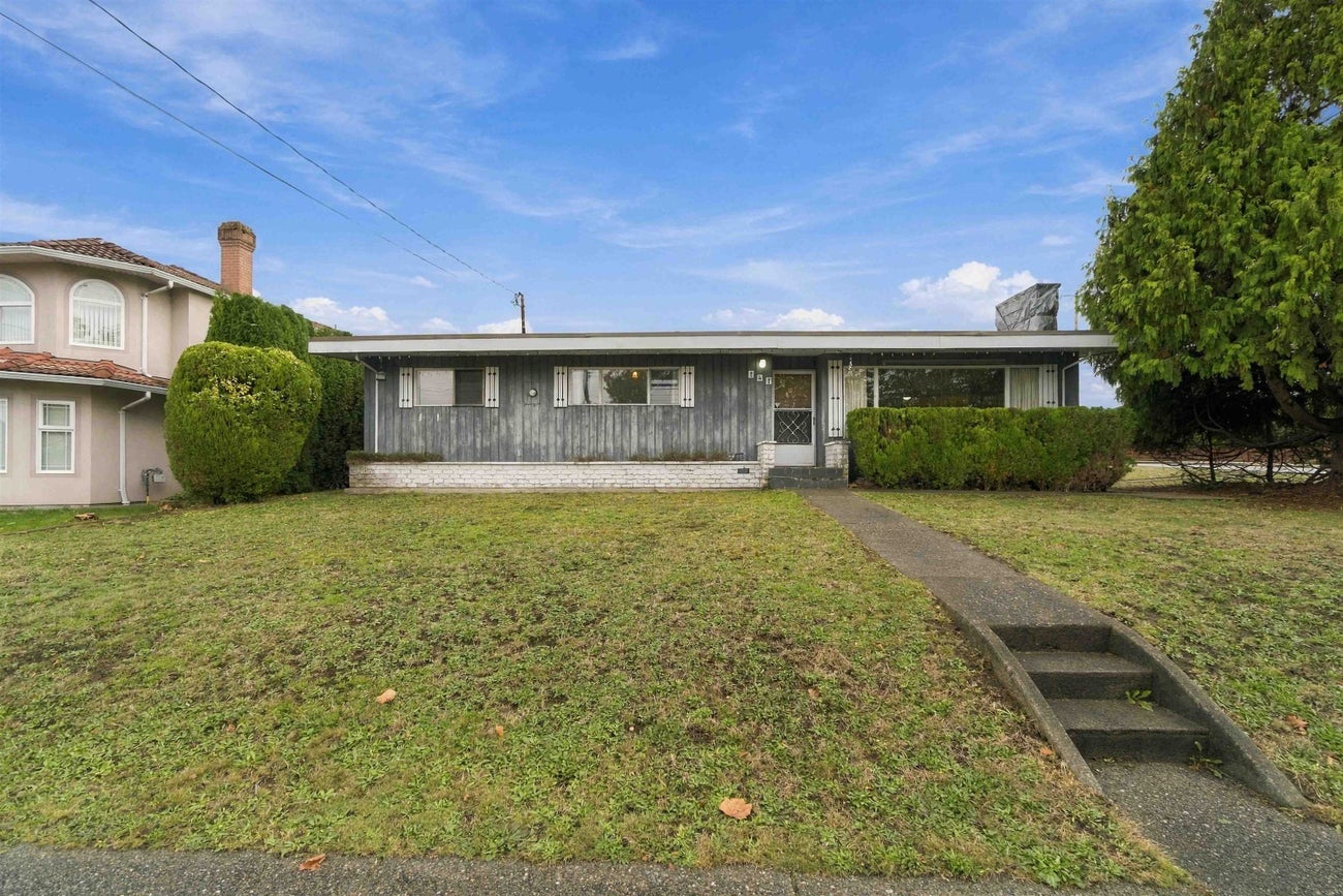 747 Poirier Street - Central Coquitlam Single Family Residence for Sale, 3 Bedrooms (R3179661)# - 1