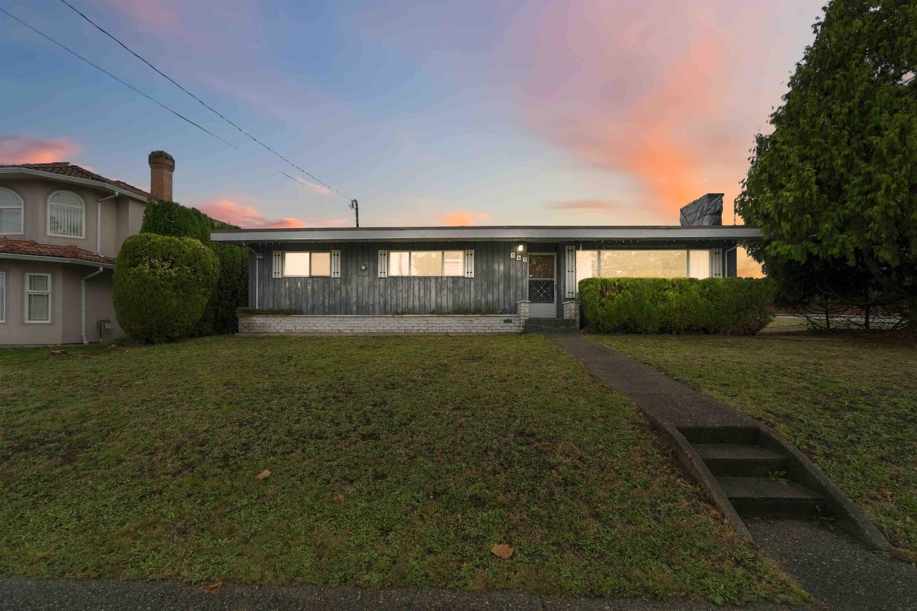 747 Poirier Street - Central Coquitlam Single Family Residence for Sale, 3 Bedrooms (R3179661)# - 29