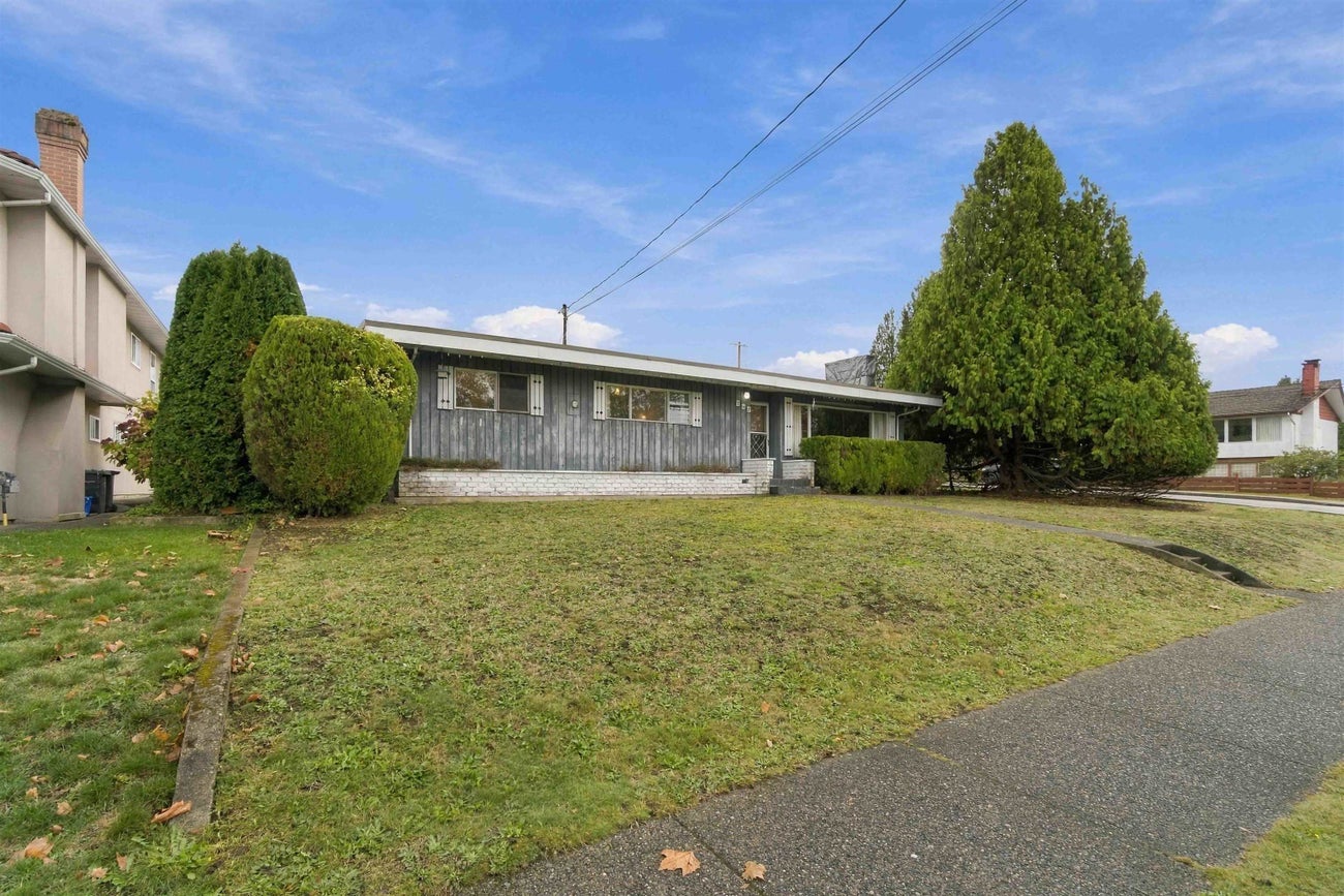 747 Poirier Street - Central Coquitlam Single Family Residence for Sale, 3 Bedrooms (R3179661)# - 30