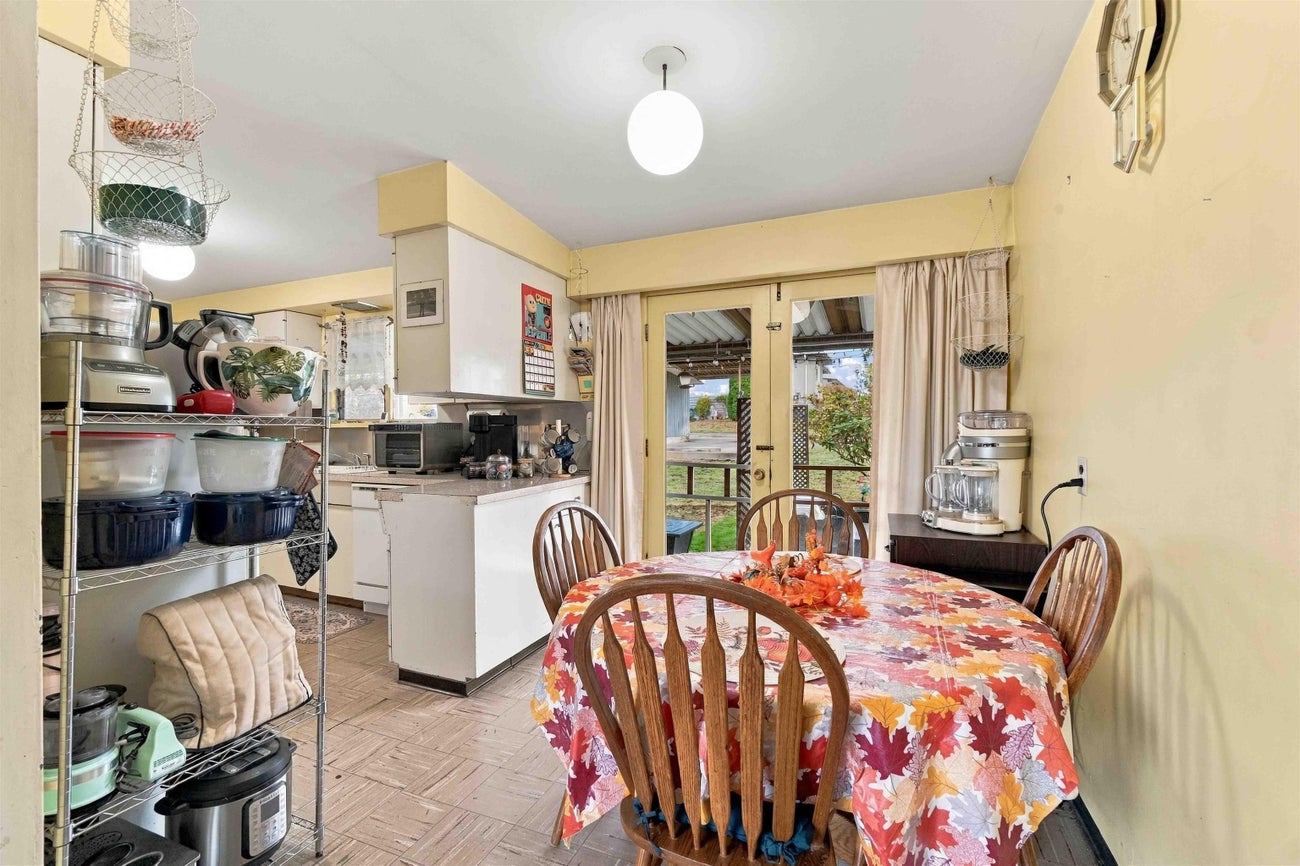 747 Poirier Street - Central Coquitlam Single Family Residence for Sale, 3 Bedrooms (R3179661)# - 6