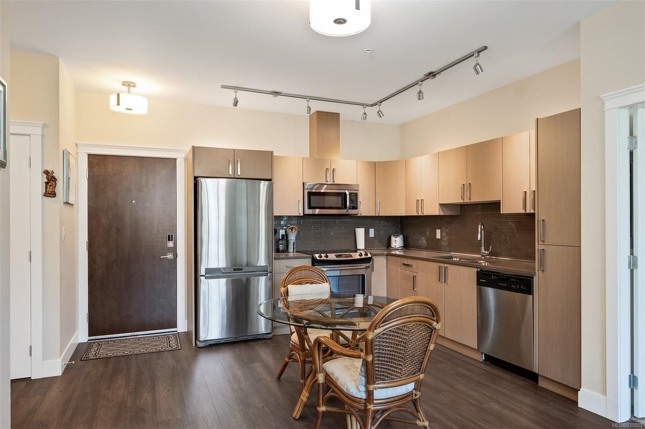 404 1900 Watkiss Way - VR Hospital Condo Apartment for sale, 2 Bedrooms (930883) #13