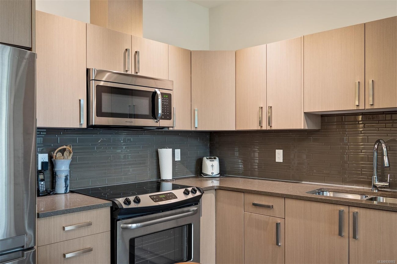 404 1900 Watkiss Way - VR Hospital Condo Apartment for sale, 2 Bedrooms (930883) #15